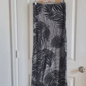 Black and Gray Leaf Print Women's Skirt